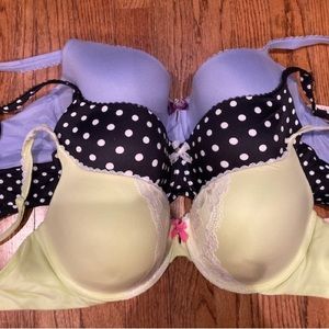 Victoria’s Secret (3 Bras) All NWT. Never worn. Pet free home.